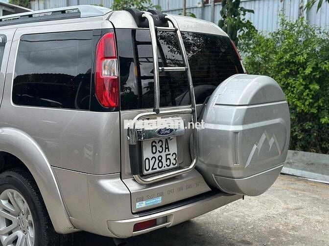 Ford Everest 2014 2.5MT Số sàn Bạc