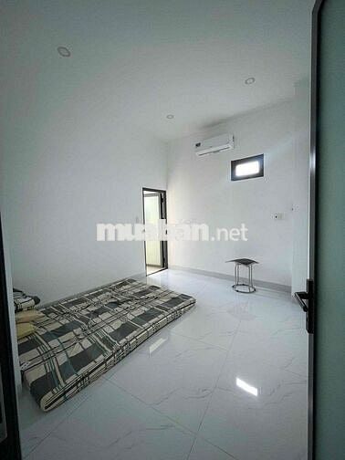 Nhà đẹp 3 tầng gần ngã 6 , Chợ Thủ Dầu Một 4pn sẵn máy lạnh