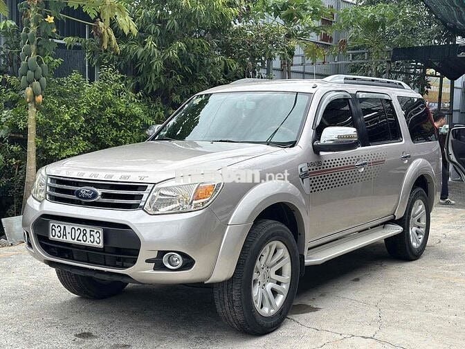 Ford Everest 2014 2.5MT Số sàn Bạc