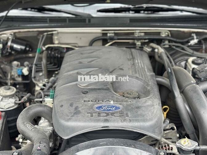 Ford Everest 2014 2.5MT Số sàn Bạc