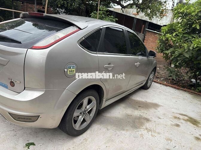 Ford focus máy dầu 2010 std màu vàng cát