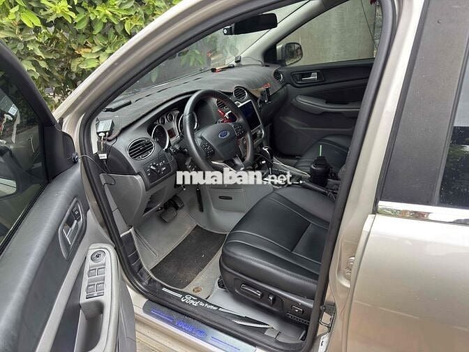 Ford focus máy dầu 2010 std màu vàng cát