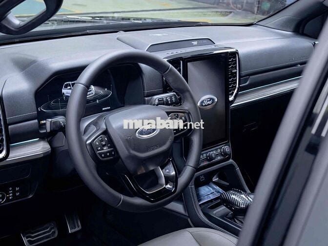 Ford Everest Titanium 4x4 2023 23.000km Đen