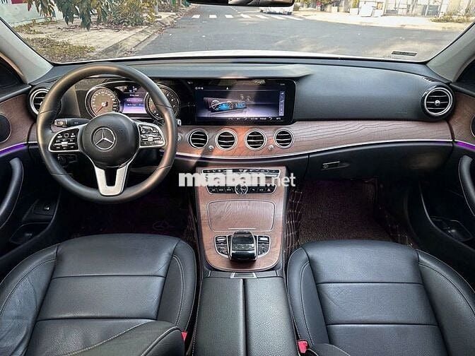 Mercedes-Benz E200 2019 đã up body E300 Trắng