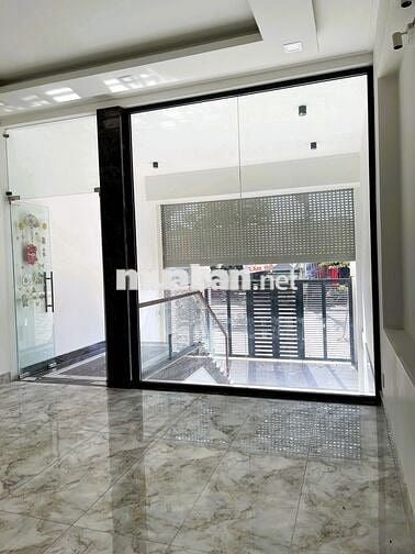 Cho thuê nhà mặt phố Linh Tây 440m2 tiện làm văn phòng, kinh doanh
