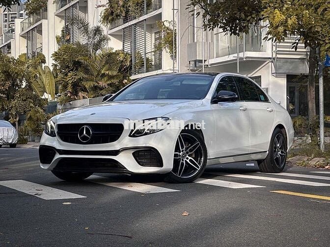 Mercedes-Benz E200 2019 đã up body E300 Trắng