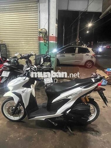 Honda Vario 150 Tự động Trắng Đen