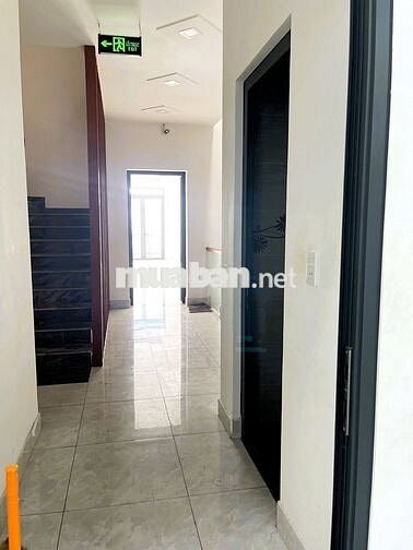 Cho thuê nhà mặt phố Linh Tây 440m2 tiện làm văn phòng, kinh doanh