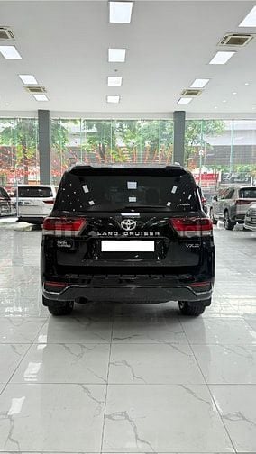 Land Cruiser LC300 sản xuất 2024 siêu lướt, full Bodykit và PPF.