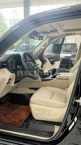 Land Cruiser LC300 sản xuất 2024 siêu lướt, full Bodykit và PPF.