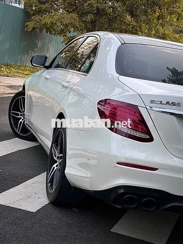 Mercedes-Benz E200 2019 đã up body E300 Trắng