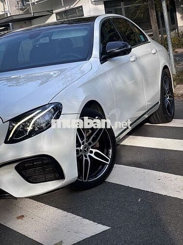 Mercedes-Benz E200 2019 đã up body E300 Trắng