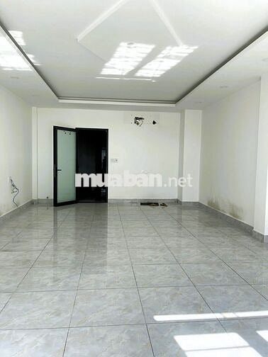 Cho thuê nhà mặt phố Linh Tây 440m2 tiện làm văn phòng, kinh doanh