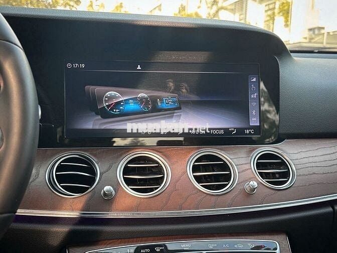 Mercedes-Benz E200 2019 đã up body E300 Trắng