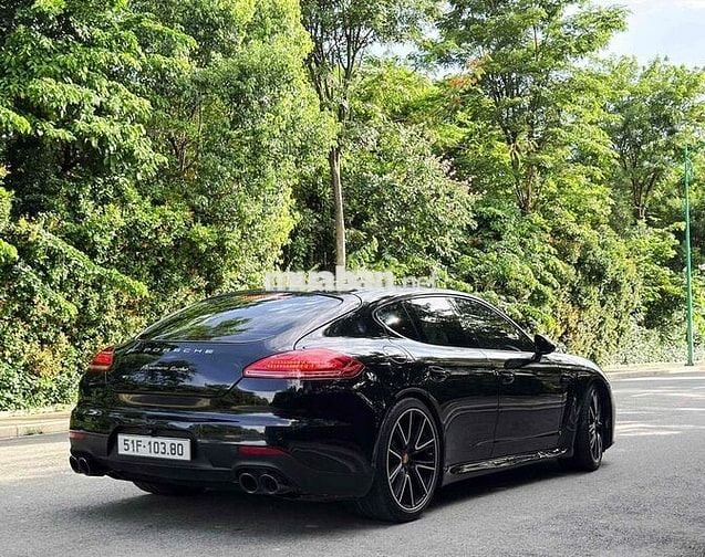 Porsche Panamera Turbo V8 4.8L Twin-Turbo Đen