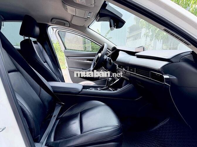 Mazda 3 Luxury 2022 đẹp lướt