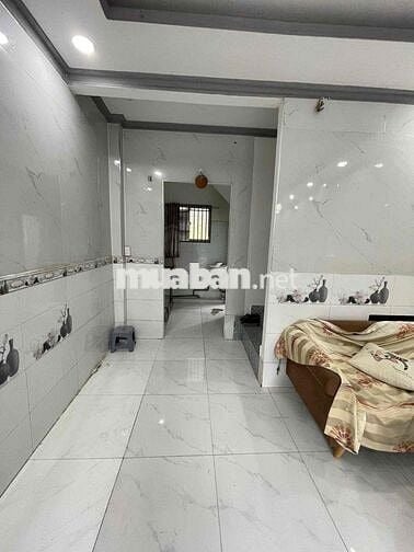 Cho thuê nhà C9 phạm hùng DT 3m6x9 .1 lầu 2 P .2 wc hẻm trước nhà 5m