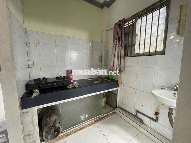 Cho thuê nhà C9 phạm hùng DT 3m6x9 .1 lầu 2 P .2 wc hẻm trước nhà 5m