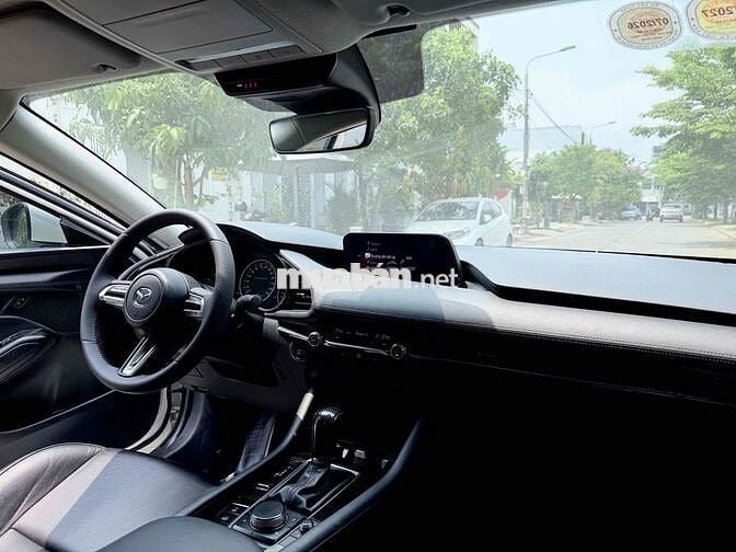 Mazda 3 Luxury 2022 đẹp lướt