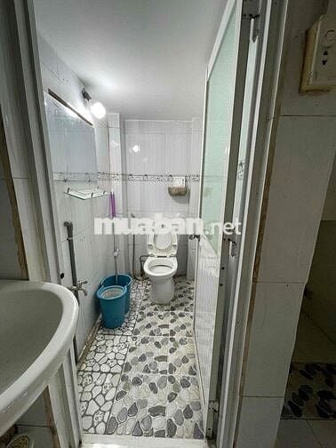 Cho thuê nhà C9 phạm hùng DT 3m6x9 .1 lầu 2 P .2 wc hẻm trước nhà 5m