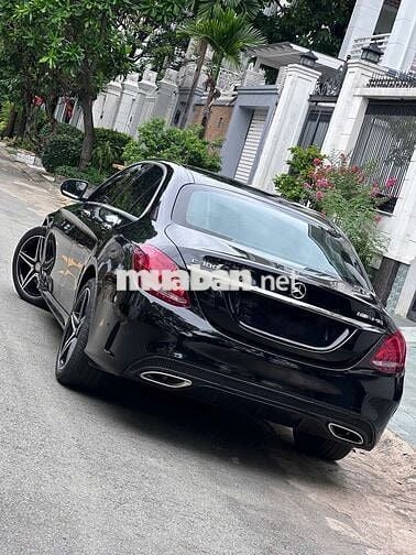 Mercedes-Benz C300 AMG 2016 Đen nội thất đỏ