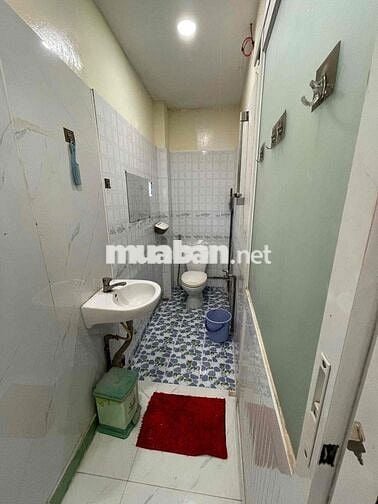 Cho thuê nhà C9 phạm hùng DT 3m6x9 .1 lầu 2 P .2 wc hẻm trước nhà 5m