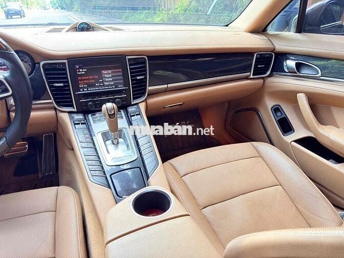 Porsche Panamera Turbo V8 4.8L Twin-Turbo Đen
