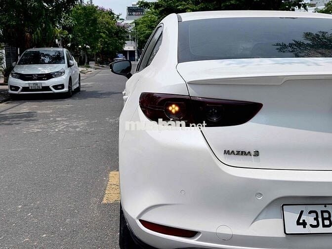 Mazda 3 Luxury 2022 đẹp lướt