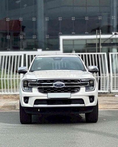 Ford Everest Titanium 2025 Trắng 48.700 km