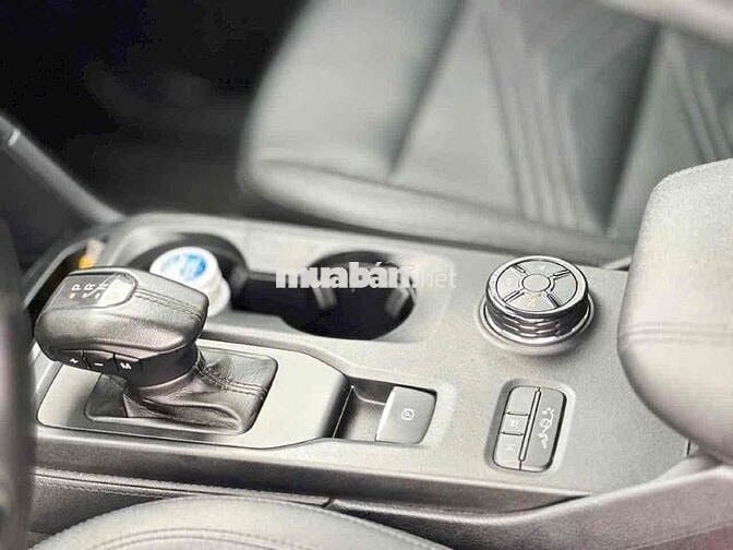 Ford Everest Titanium 2025 Trắng 48.700 km