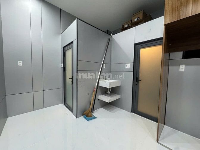 CĂN 1: BÁN NHÀ HẺM 5,3M(XH) VÕ VĂN KIỆT, P.7, Q.6, 4.4TỶ.