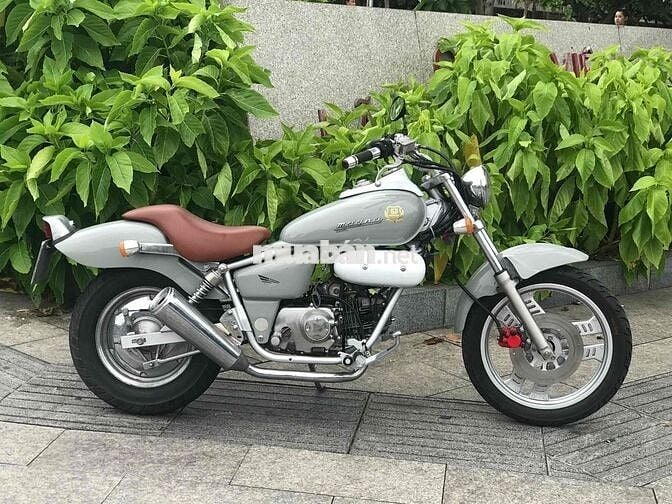 Honda Magna 50cc Xám bạc.