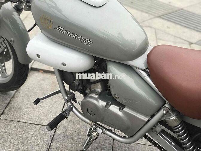 Honda Magna 50cc Xám bạc.