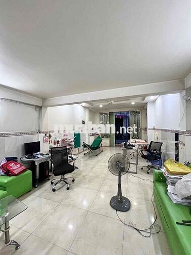 Nhà Đẹp 3 Tầng Bình Tân – Hẻm Xe Hơi, Gần Khu VIP Tên Lửa, Chỉ Nhỉnh 3