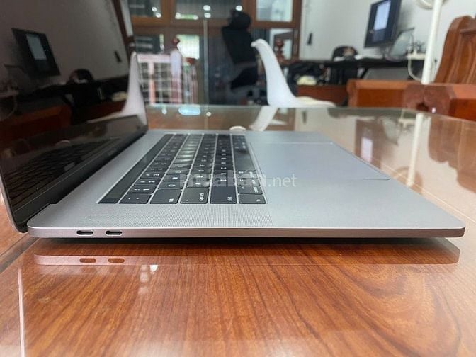 Macbook Pro 2017 I7/16G/256G  
