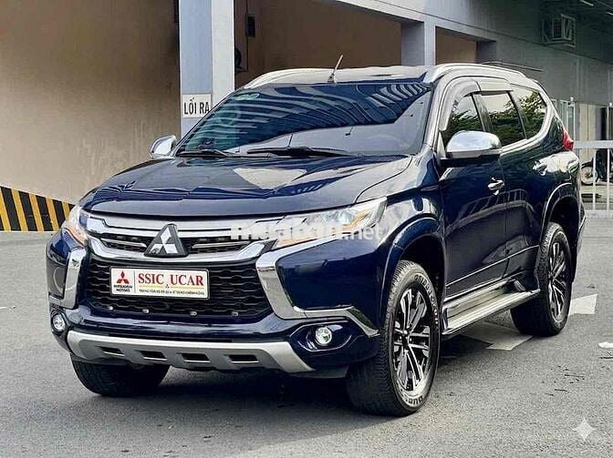 Pajero Sport GLS 2019 2.4L Dầu Xanh Cavansite