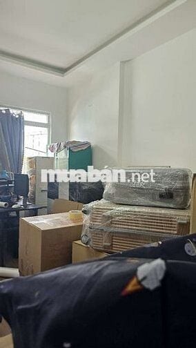 Cho thuê 4x10m Lầu 2pn 6tr Sát Chợ 1A