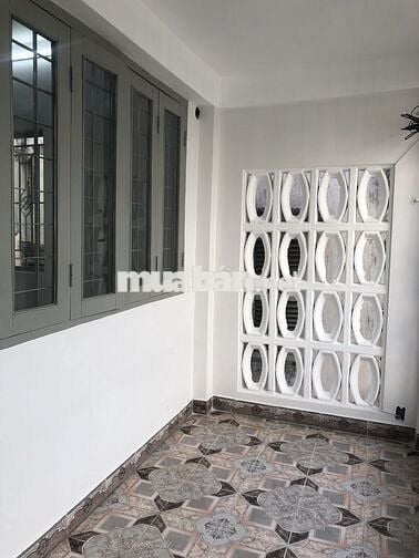 Cho thuê nhà nguyên căn 2 tầng, 2 phòng ngủ, 2 nhà vệ sinh. 