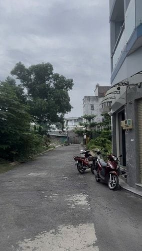 Bán đất hẻm ô tô , đ. Lê Văn Thịnh rẽ vào 