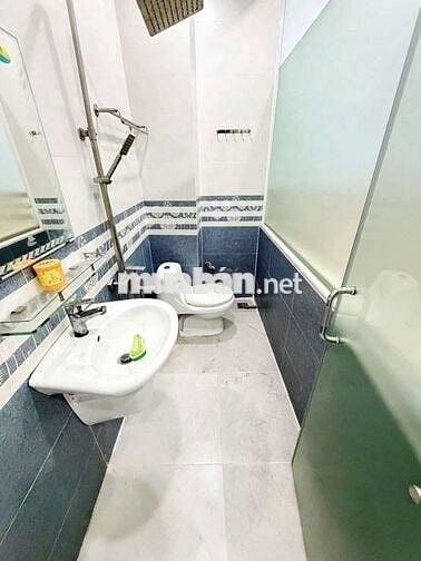 Nhà nguyên căn Kênh Tân Hóa (5pn,6wc). Dtsd 240m2