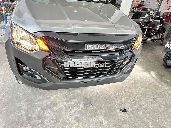 Isuzu D-Max 2 cầu số sàn UTZ 2026