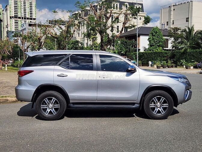 Toyota Fortuner 2017 Máy dầu Số sàn Xám