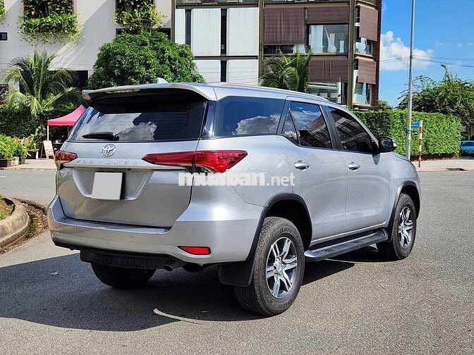 Toyota Fortuner 2017 Máy dầu Số sàn Xám