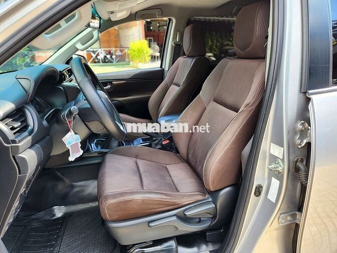 Toyota Fortuner 2017 Máy dầu Số sàn Xám