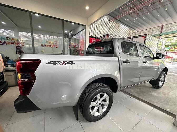 Isuzu D-Max 2 cầu số sàn UTZ 2026