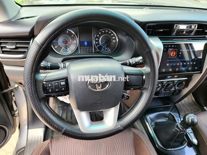 Toyota Fortuner 2017 Máy dầu Số sàn Xám