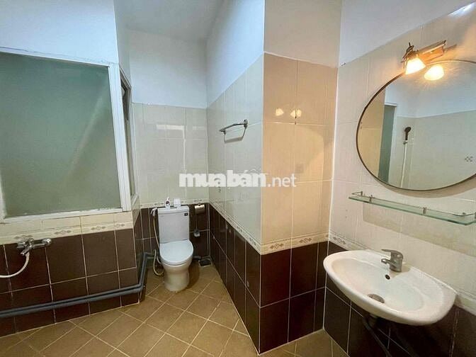 Studio ban công full nội thất, nhà vệ sinh siêu to gần ngã 4 Bảy Hiền