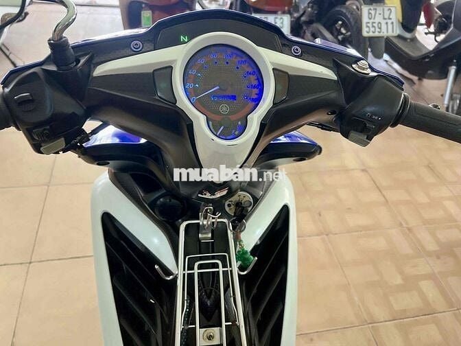 Yamaha Exciter 135 Côn tay Xanh trắng