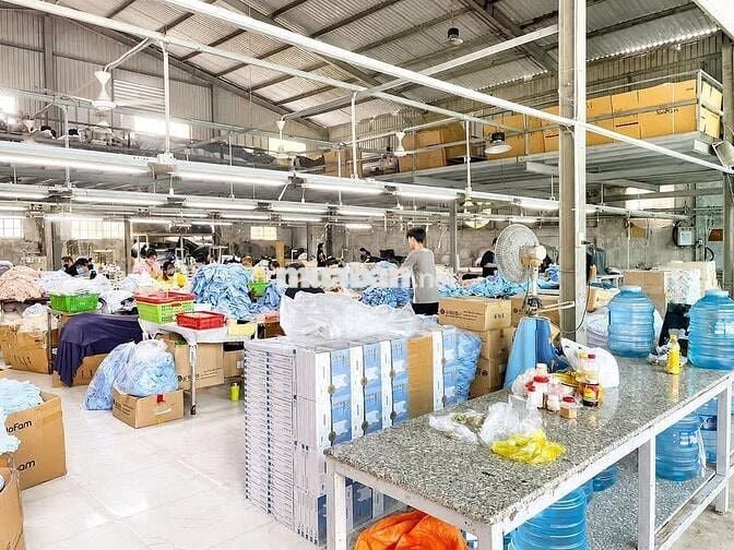 Bán nhà +  xưởng phía sau đang làm may mặc Tân An Hội, Củ Chi, 