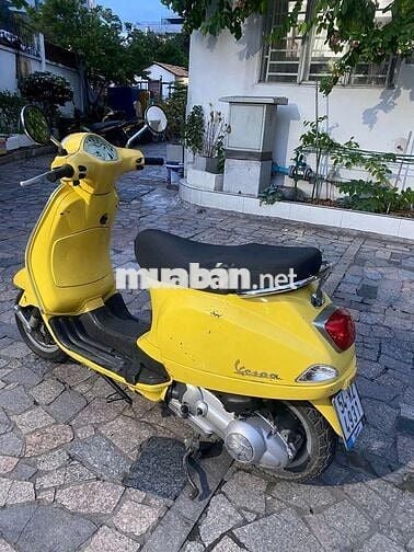 Piaggio Vespa LX 